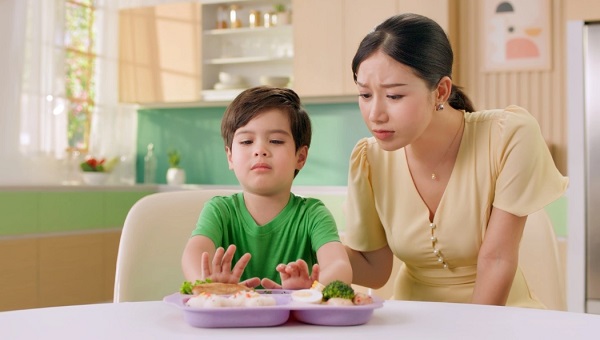 Sữa Pediasure Ít ngọt lon 800g cho trẻ biếng ăn 1-10 tuổi